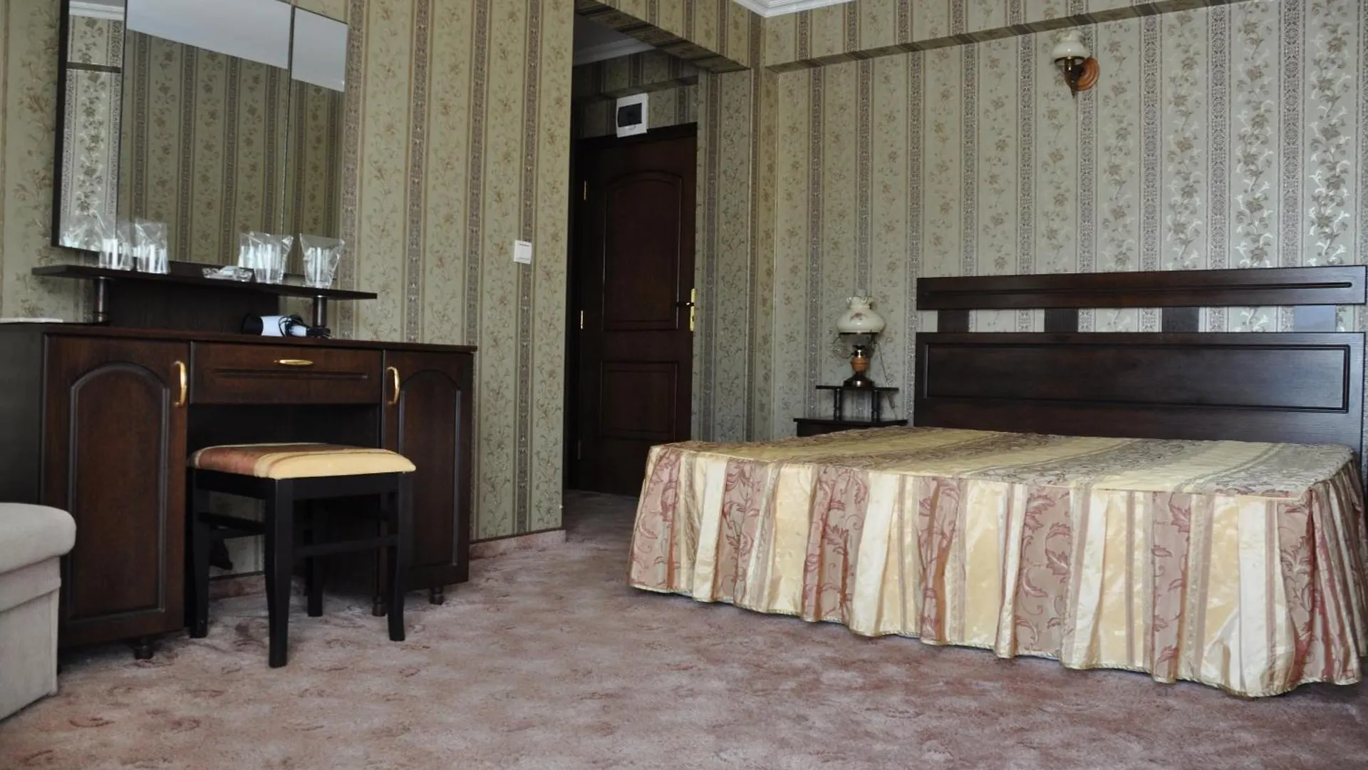 Hotel Семеен Хотел Империал Primorsko