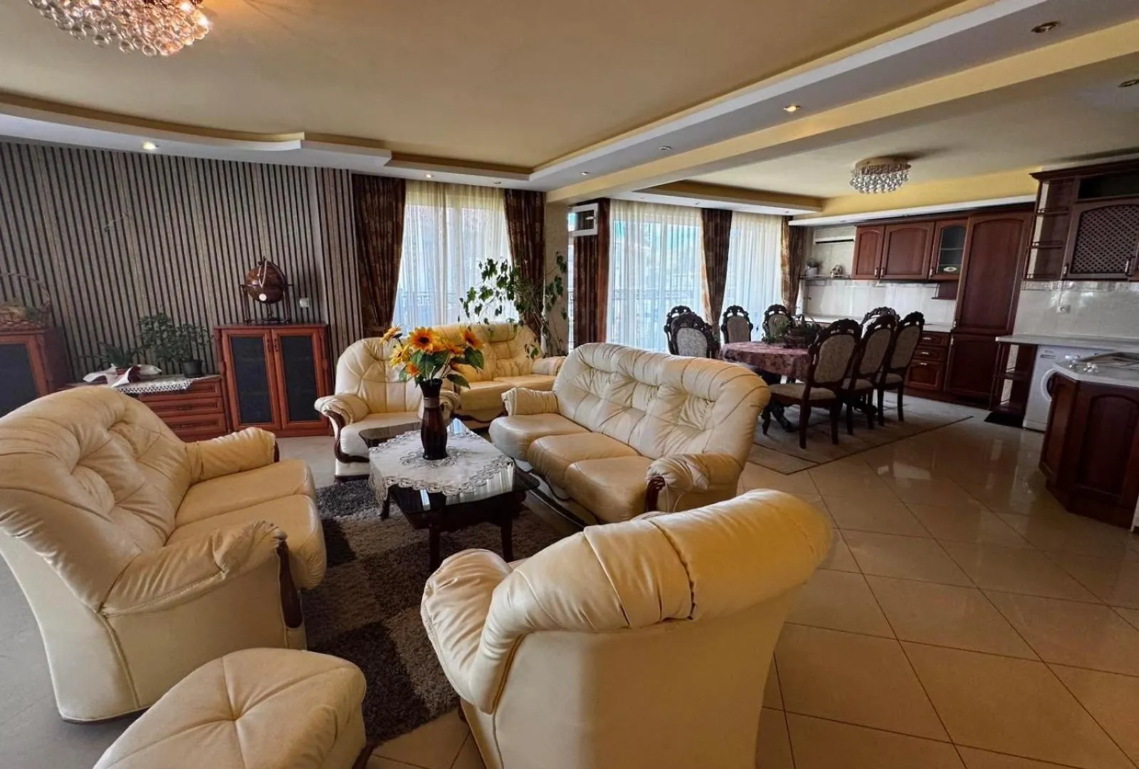 Семеен Хотел Империал Primorsko Hotel